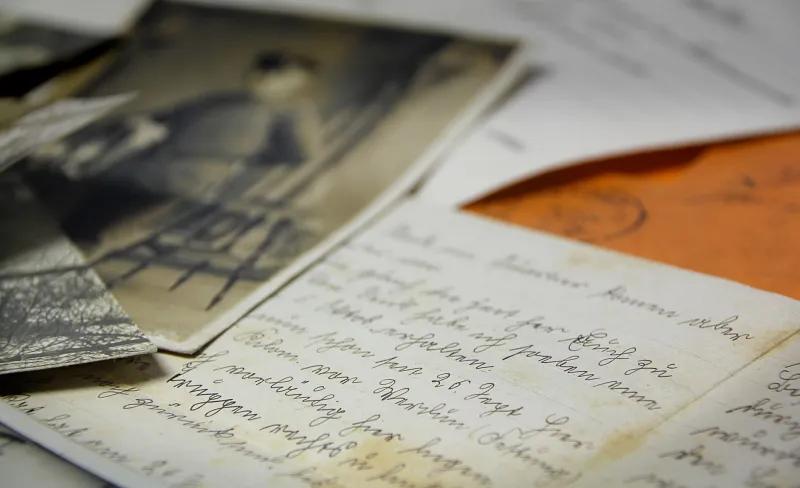 El peso de la letra: cómo enseñar canciones que cargan con la historia sin herir a quien las escucha